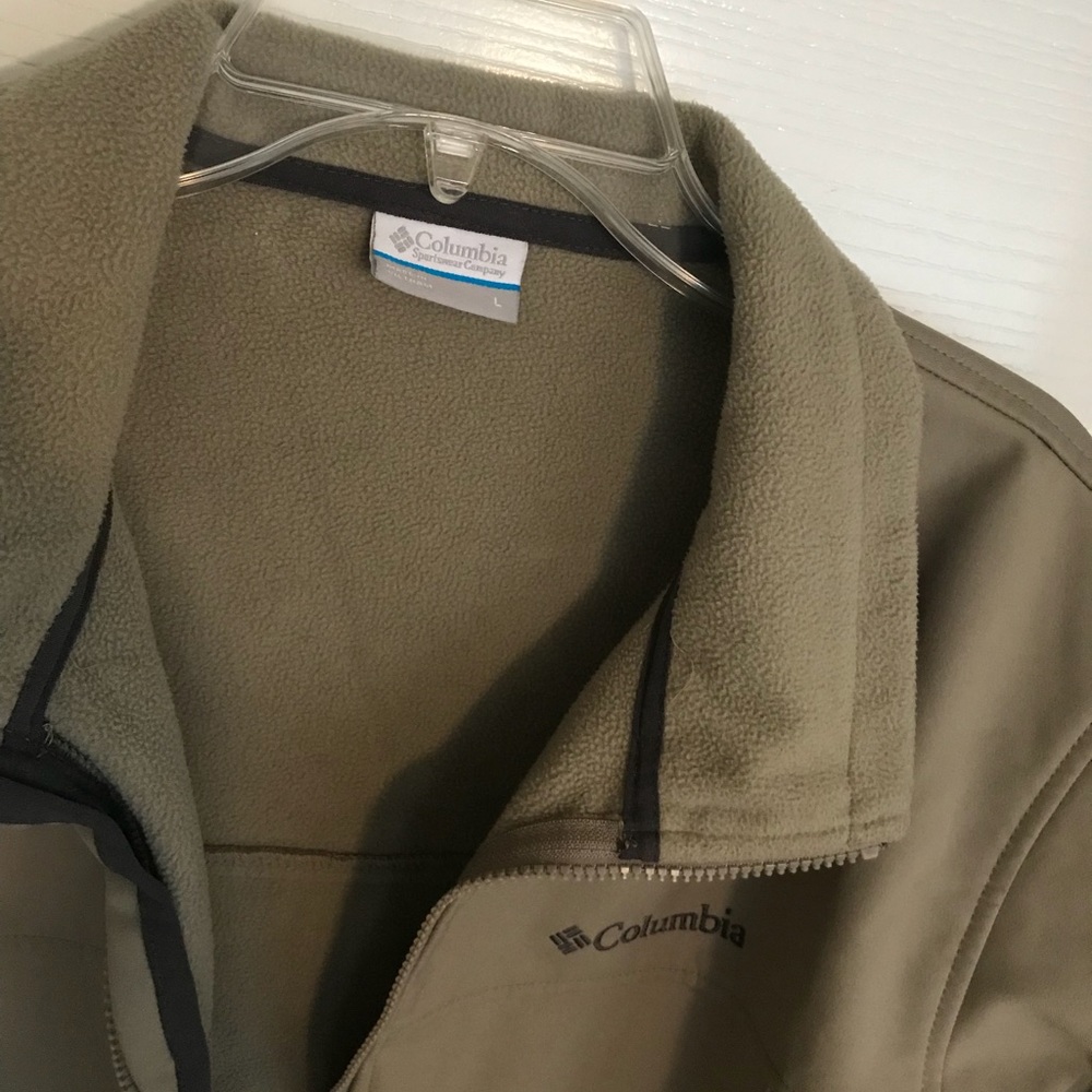 Columbia Men’s Mt. Village Softshell Jacket - Picture 3 of 5